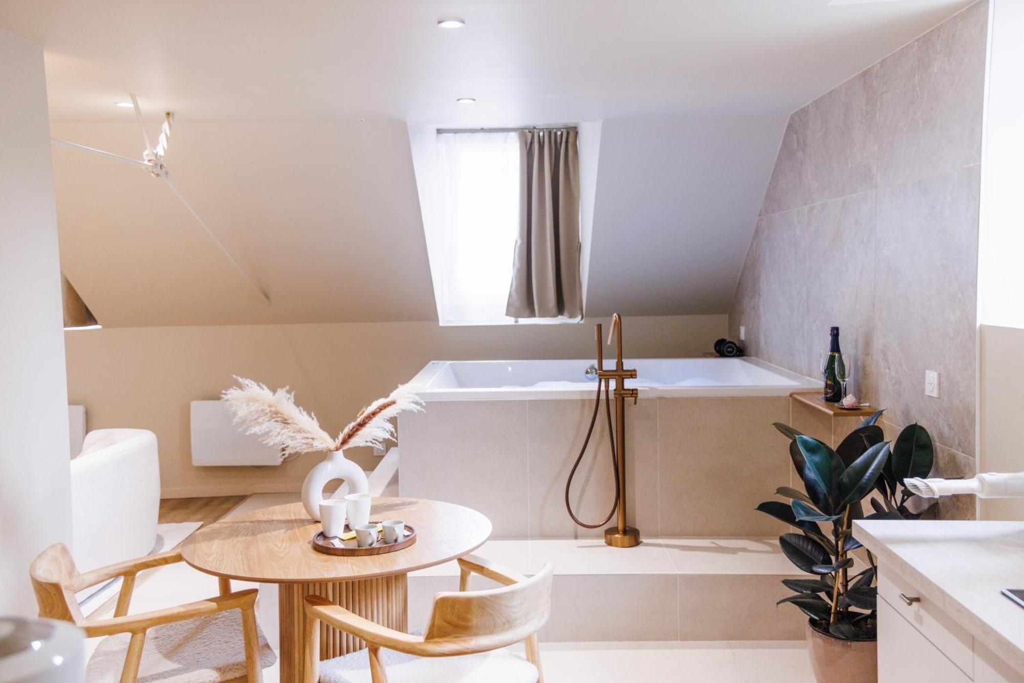 Eden Room - Luxe, Balneo & Sauna Le Mans Eksteriør bilde
