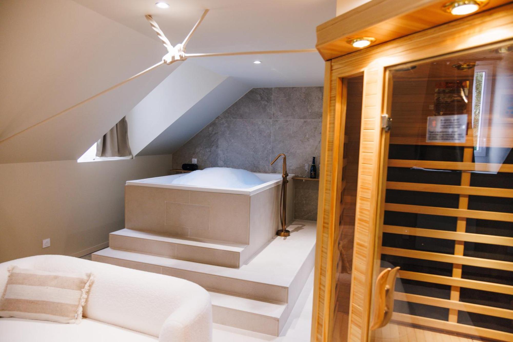 Eden Room - Luxe, Balneo & Sauna Le Mans Eksteriør bilde