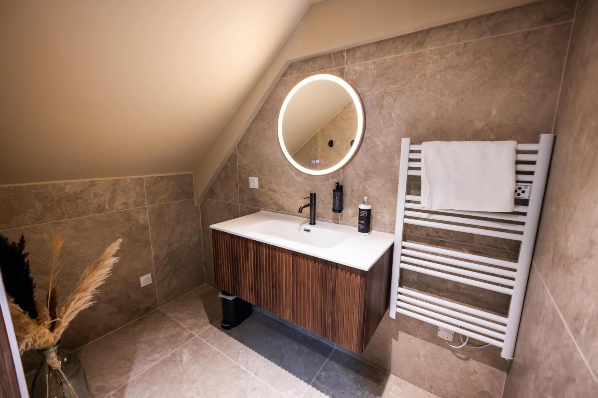 Eden Room - Luxe, Balneo & Sauna Le Mans Eksteriør bilde